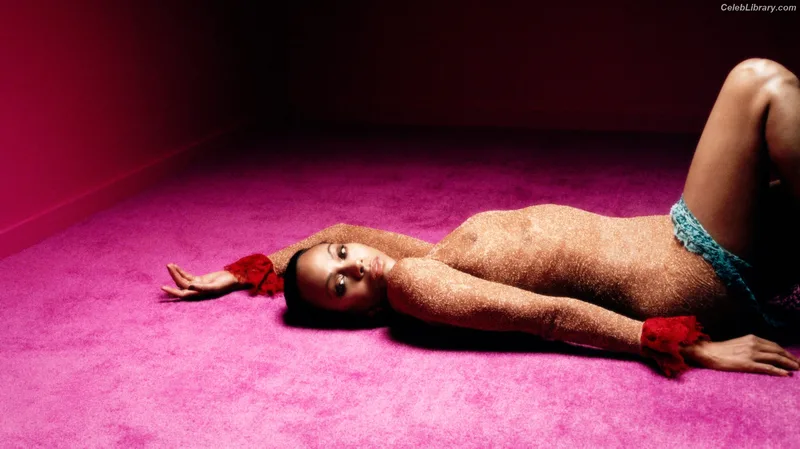 Zoe Saldana photo 15 of 868