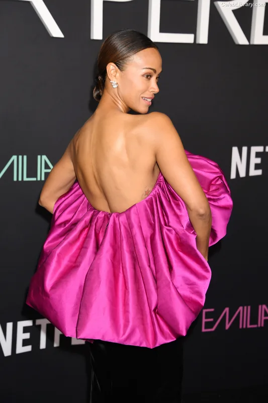 Zoe Saldana photo 3 of 868