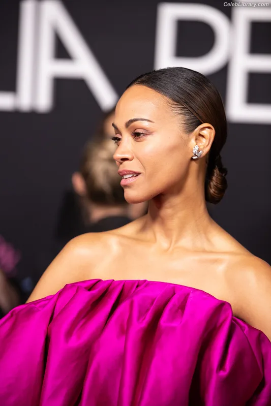 Zoe Saldana photo 9 of 868