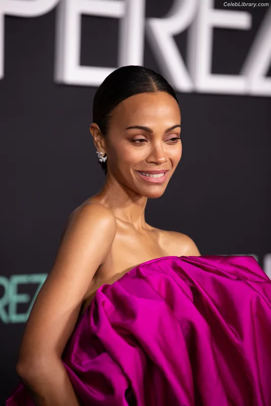 Zoe Saldana photo 13 of 868