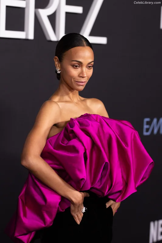 Zoe Saldana photo 7 of 868