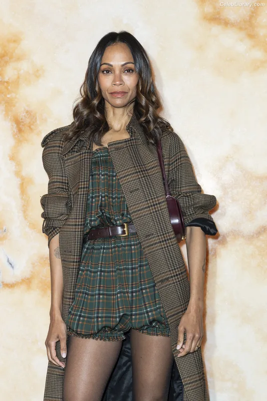 Zoe Saldana photo 3 of 868