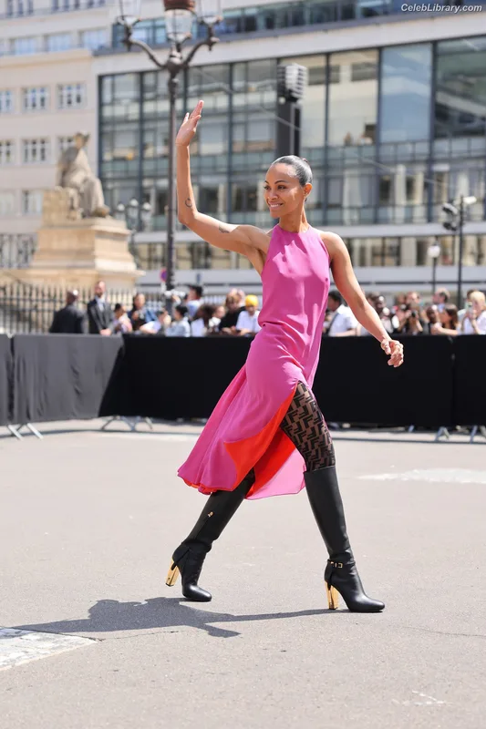 Zoe Saldana photo 11 of 868