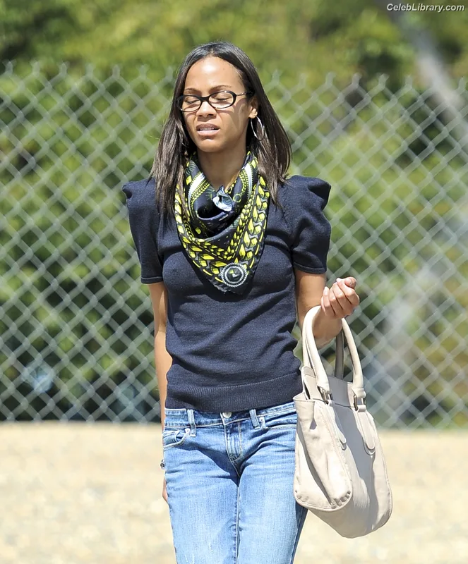 Zoe Saldana photo 12 of 868