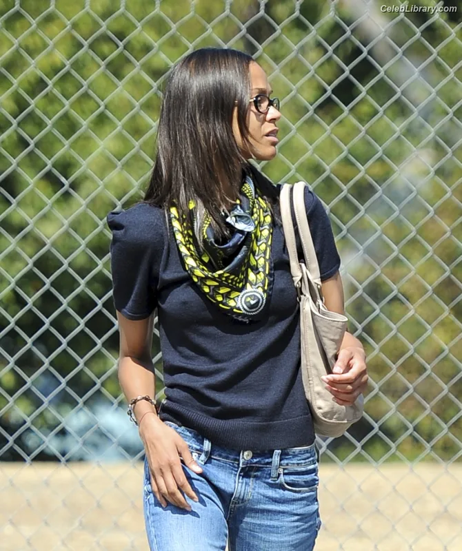 Zoe Saldana photo 13 of 868