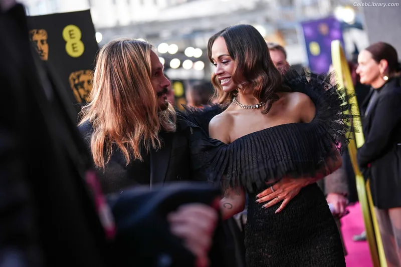 Zoe Saldana photo 7 of 868