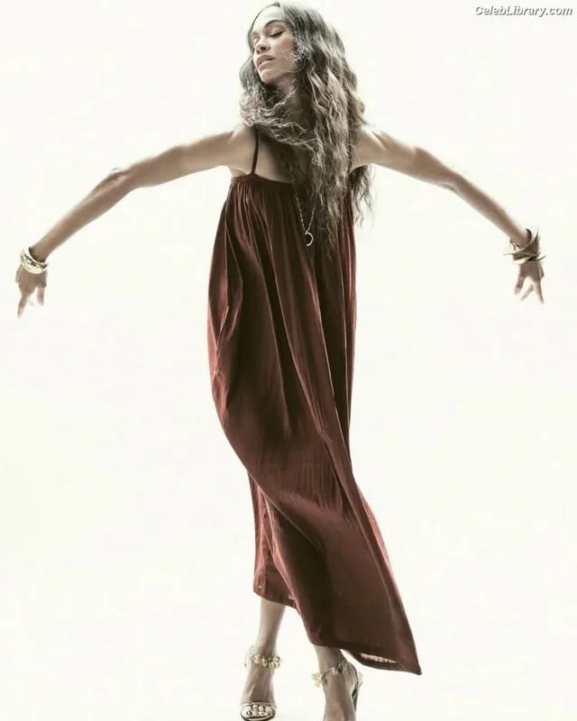 Zoe Saldana photo 10 of 868