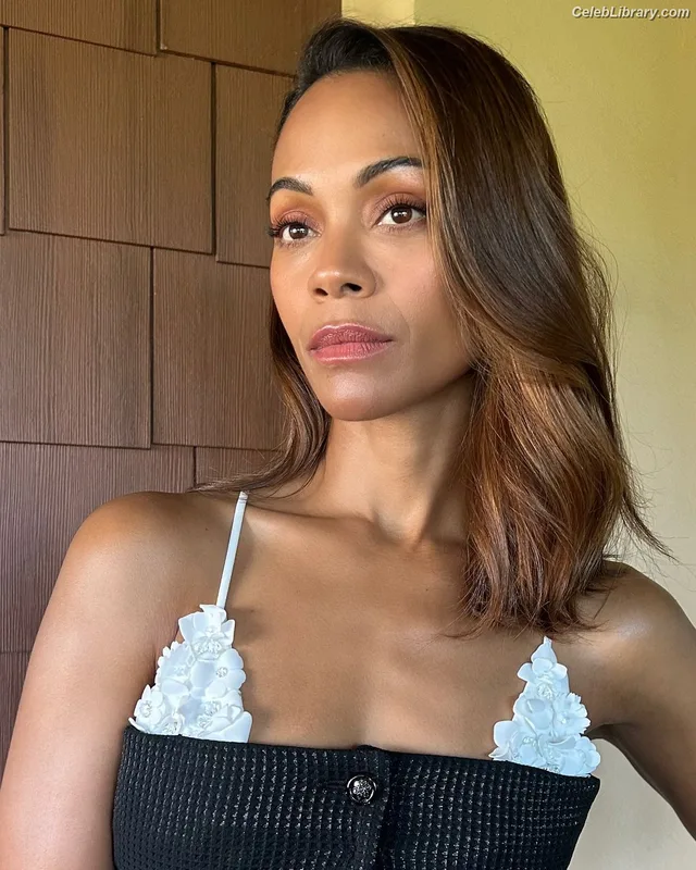 Zoe Saldana photo 19 of 868