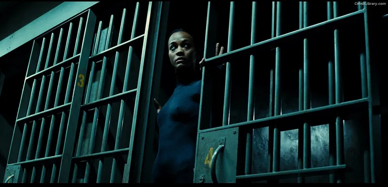 Zoe Saldana photo 22 of 868