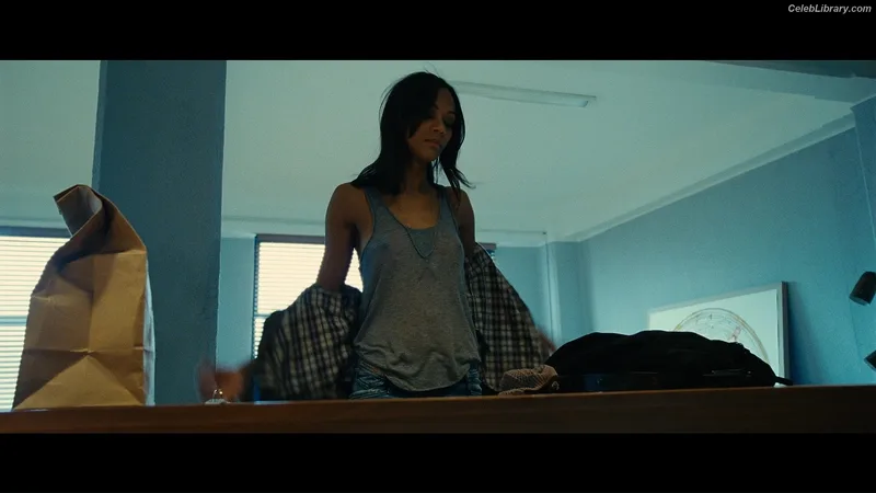 Zoe Saldana photo 6 of 868