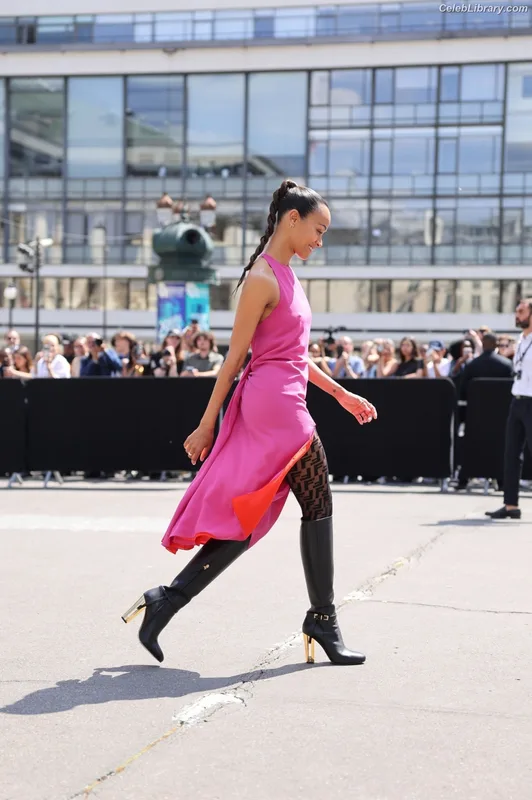 Zoe Saldana photo 23 of 868