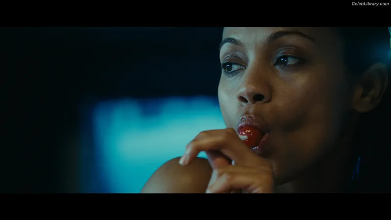 Zoe Saldana photo 2 of 868