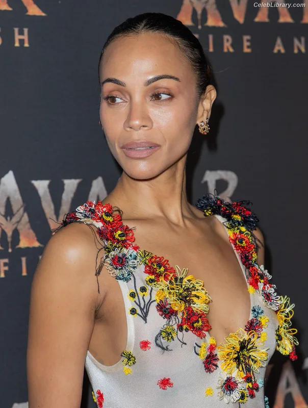 Zoe Saldana photo 8 of 868