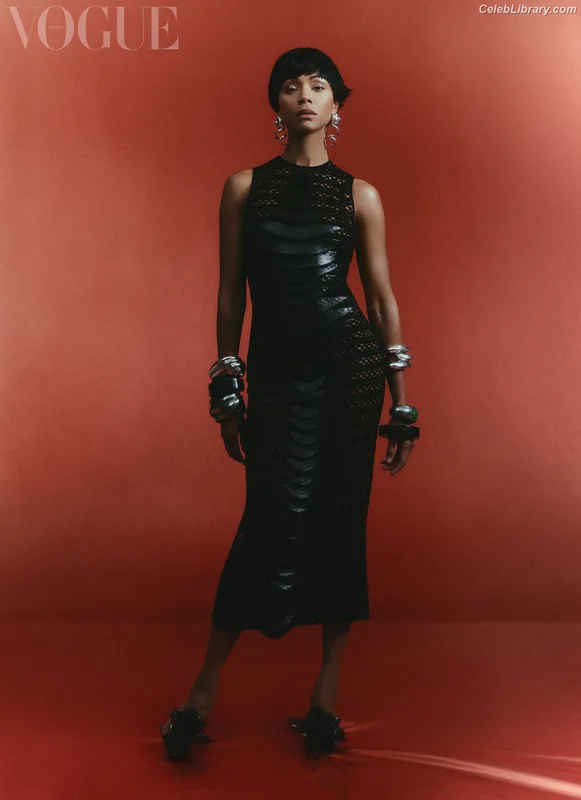Zoe Saldana photo 17 of 868