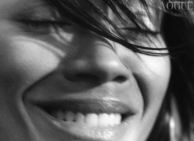 Zoe Saldana photo 23 of 868