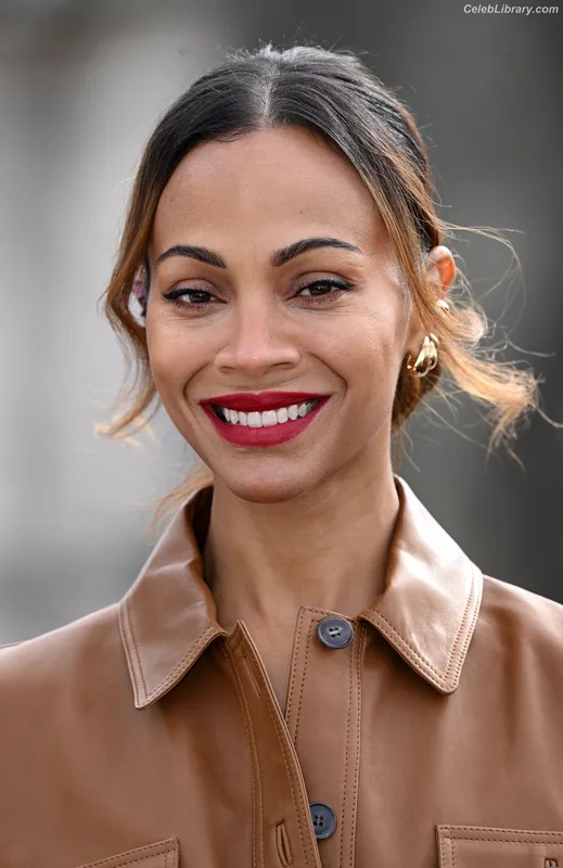 Zoe Saldana photo 13 of 868