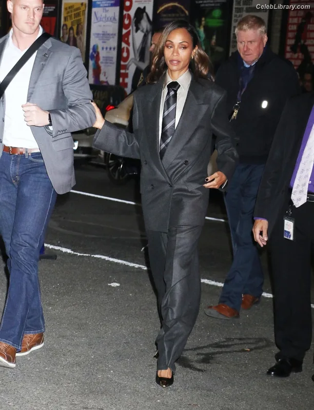 Zoe Saldana photo 19 of 868