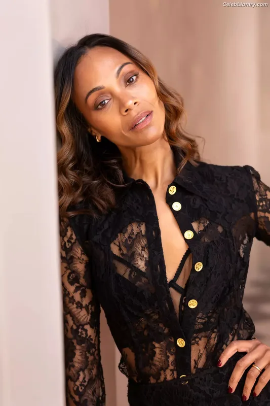 Zoe Saldana photo 9 of 868