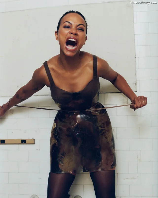 Zoe Saldana photo 4 of 868