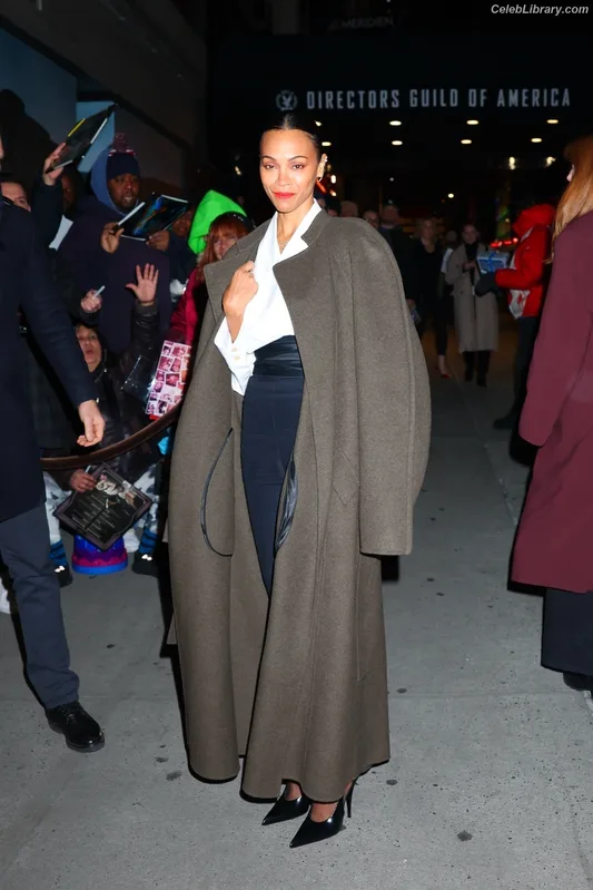 Zoe Saldana photo 15 of 868