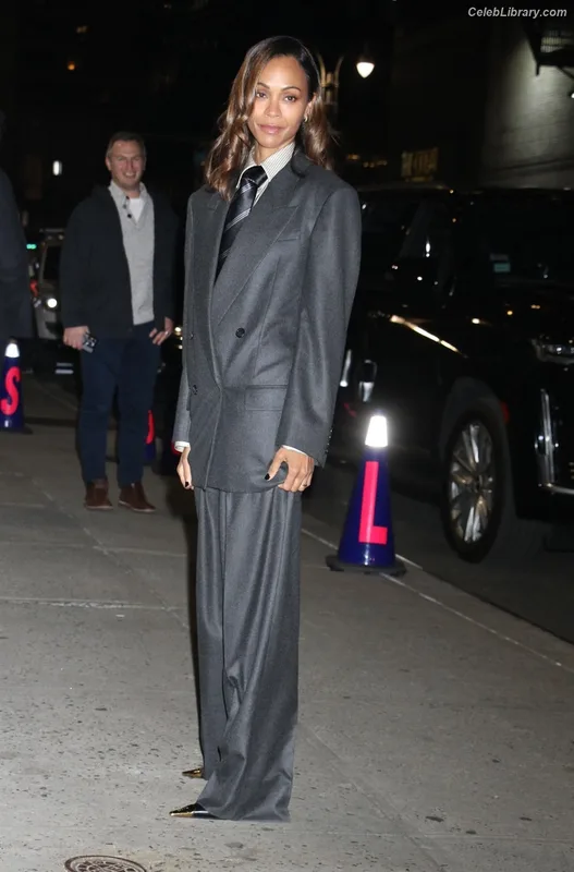 Zoe Saldana photo 17 of 868