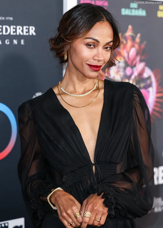 Zoe Saldana photo 22 of 868