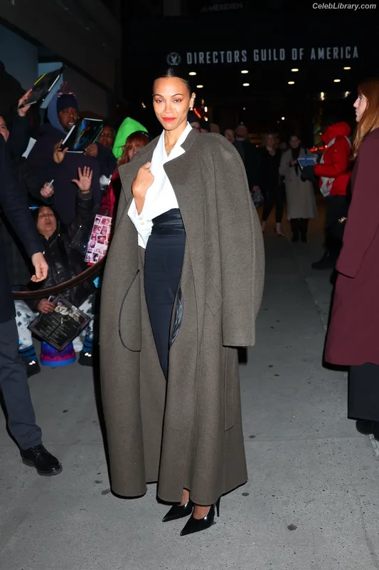 Zoe Saldana photo 2 of 868