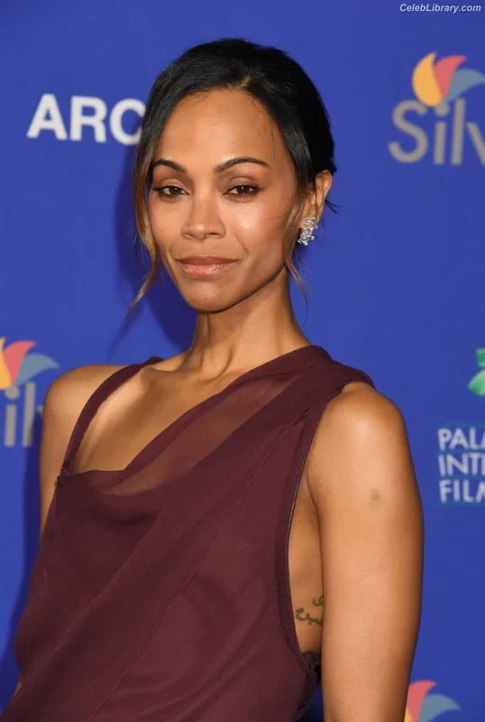 Zoe Saldana photo 3 of 868