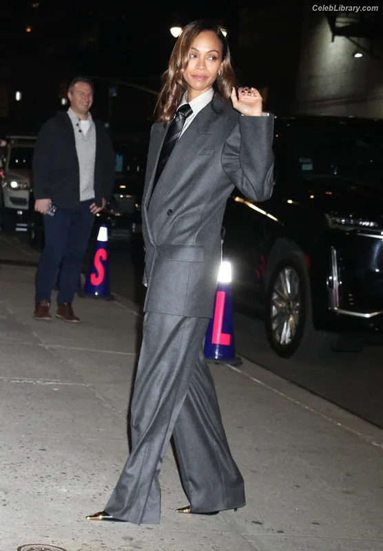 Zoe Saldana photo 22 of 868