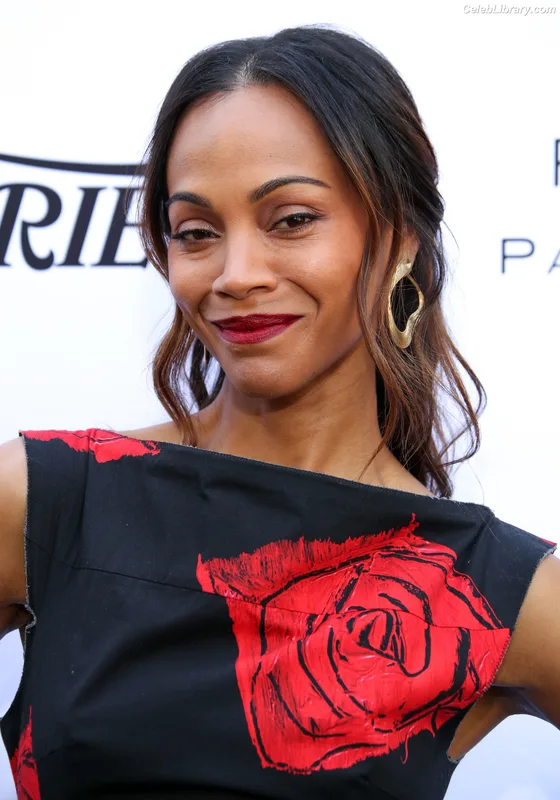 Zoe Saldana photo 5 of 868