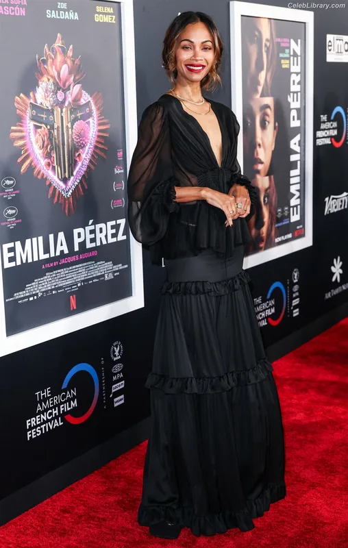 Zoe Saldana photo 11 of 868