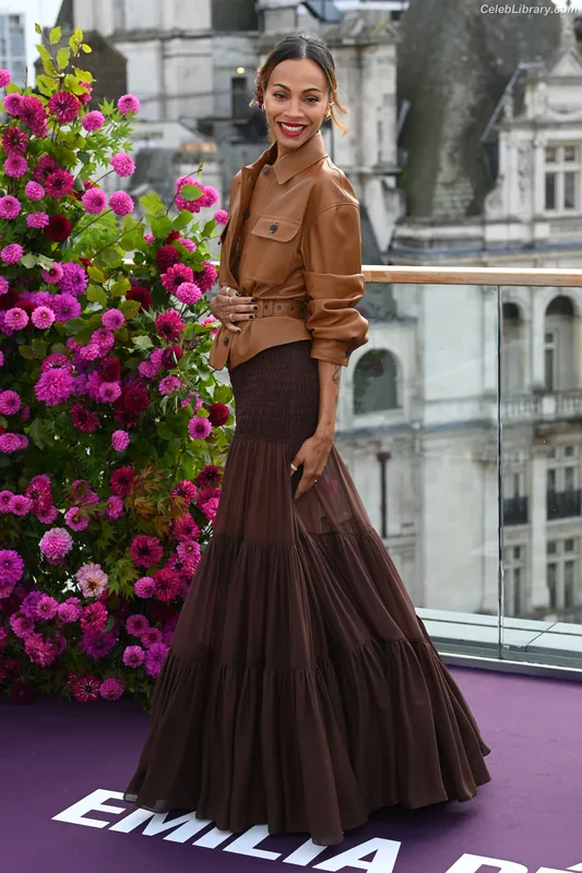 Zoe Saldana photo 23 of 868