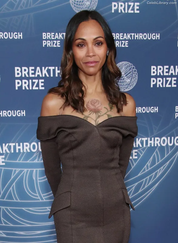 Zoe Saldana photo 2 of 868
