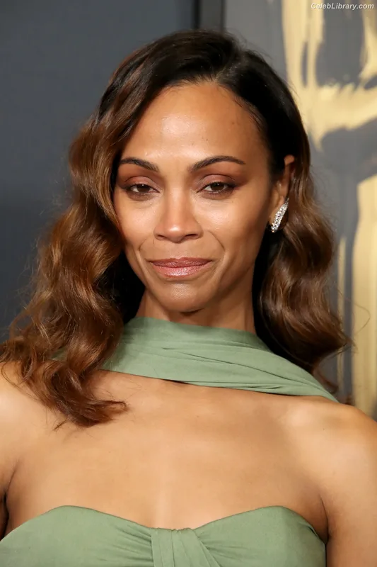 Zoe Saldana photo 7 of 868