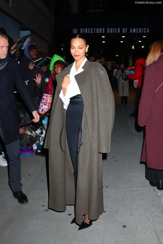 Zoe Saldana photo 17 of 868
