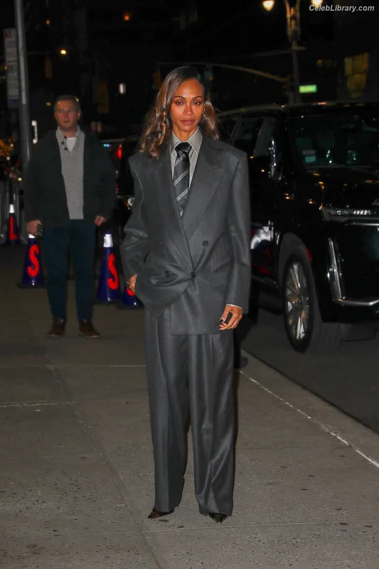 Zoe Saldana photo 20 of 868