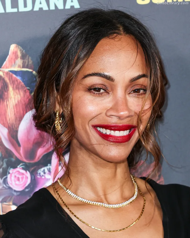 Zoe Saldana photo 24 of 868