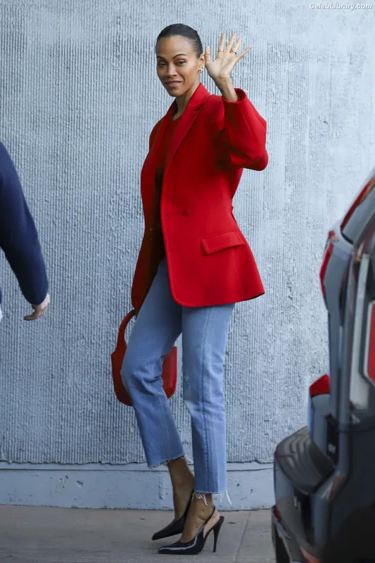 Zoe Saldana photo 11 of 868