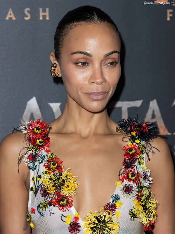Zoe Saldana photo 17 of 868