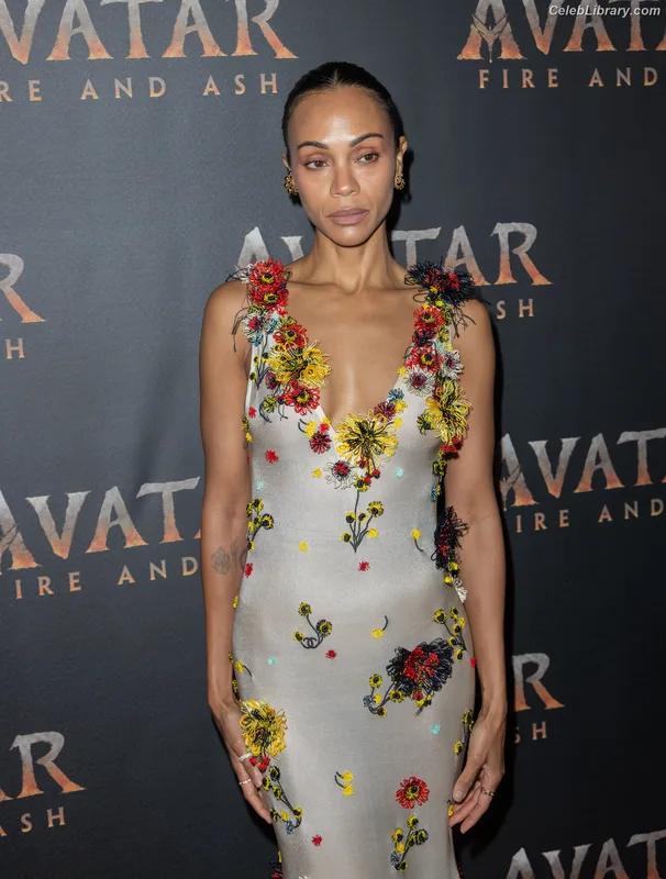 Zoe Saldana photo 19 of 868