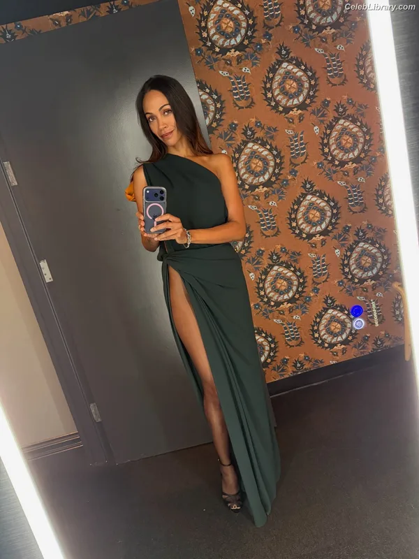 Zoe Saldana photo 23 of 868