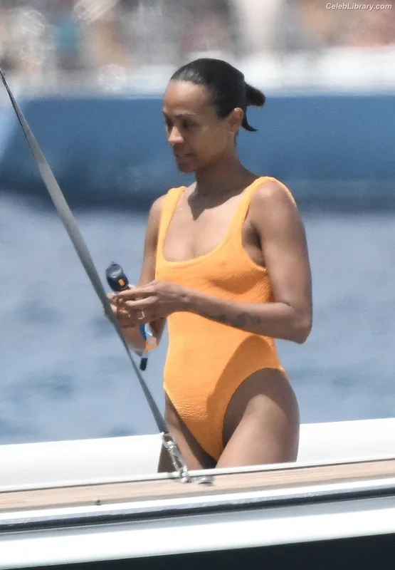 Zoe Saldana photo 8 of 868