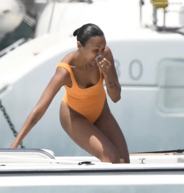 Zoe Saldana photo 9 of 868