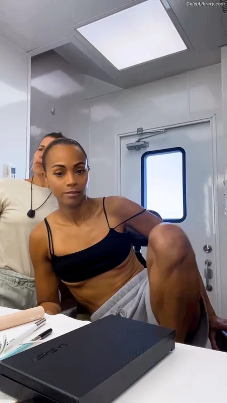 Zoe Saldana photo 7 of 868