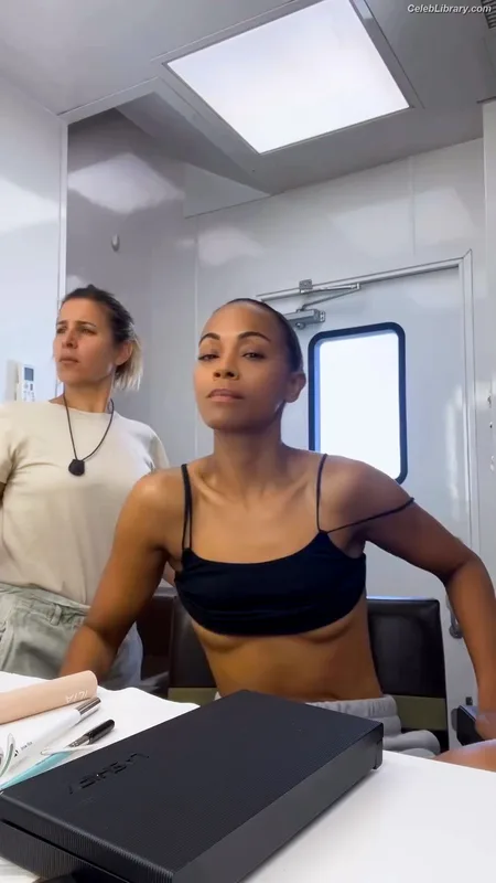 Zoe Saldana photo 8 of 868