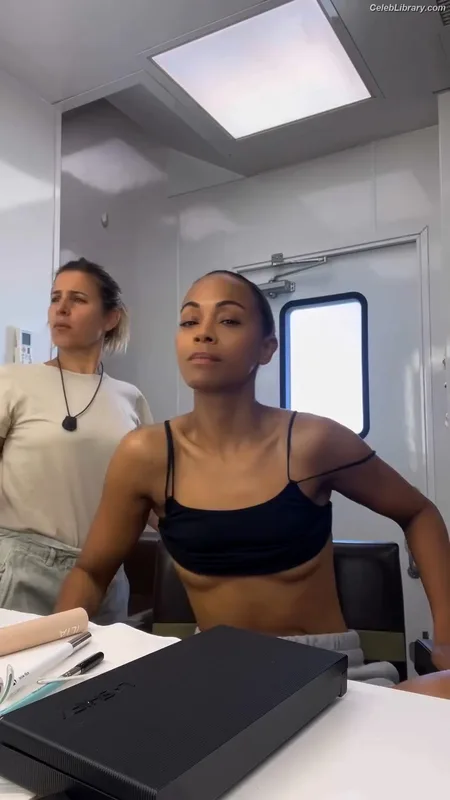 Zoe Saldana photo 9 of 868