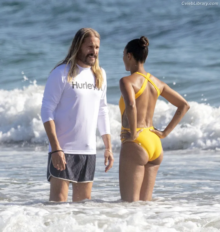 Zoe Saldana photo 20 of 868