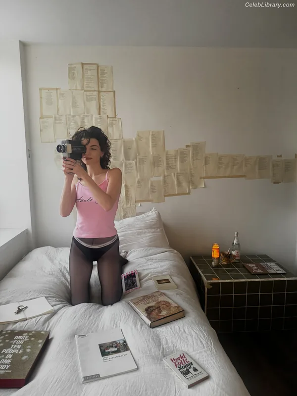 Zoe Steiner photo 24 of 46