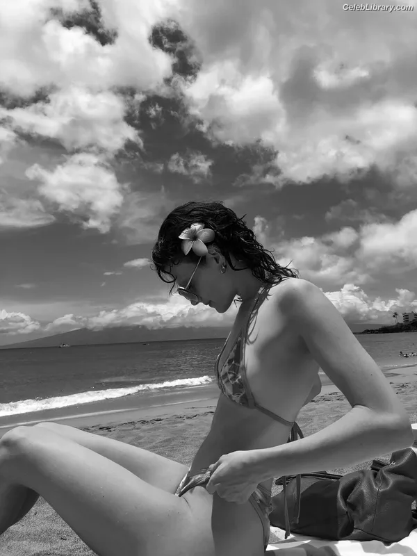 Zoe Steiner photo 3 of 46