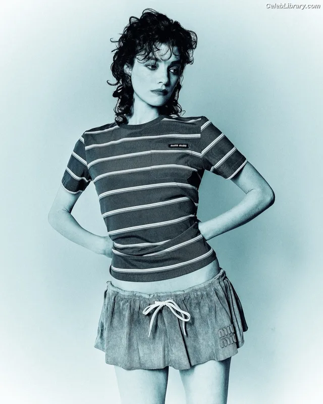 Zoe Steiner photo 21 of 46